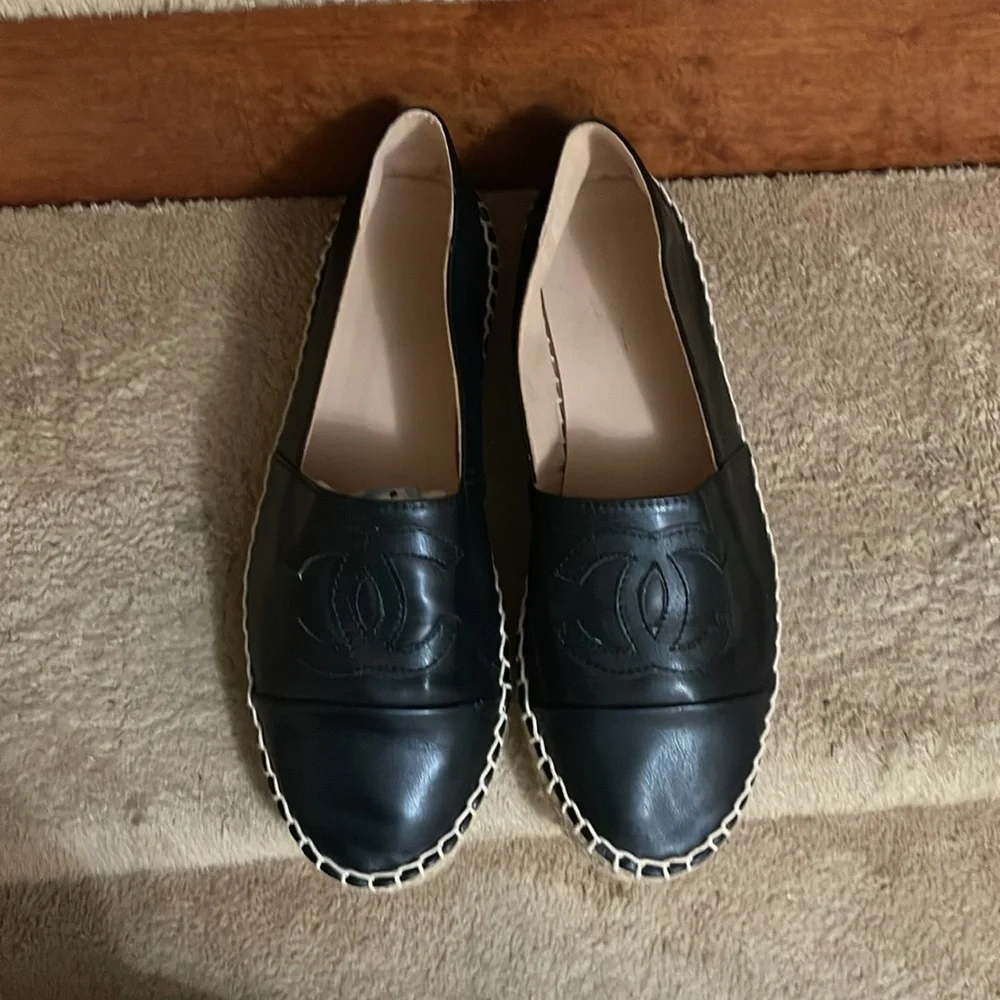 CHANEL Black Espadrilles Like New In Excellent Condition